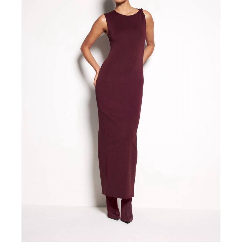 GOOD AMERICAN scuba twist tank maxi dress in maroon